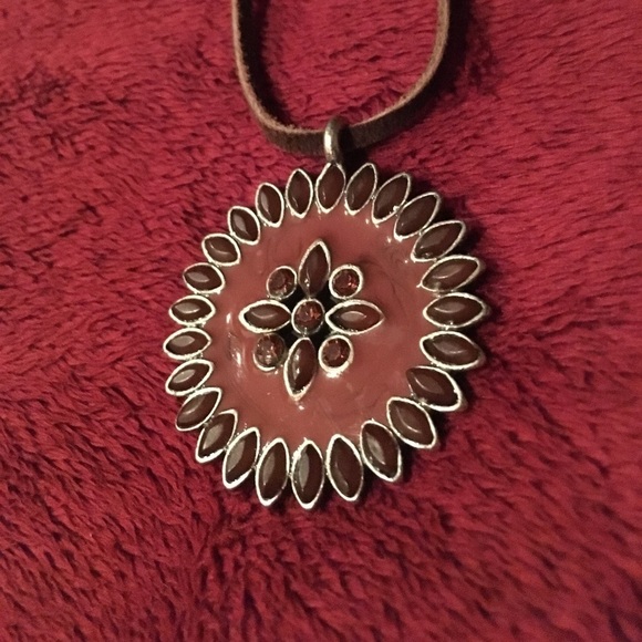 🛍 Necklace - Picture 1 of 4